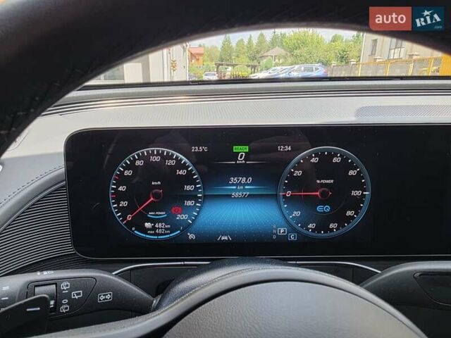 Белый Мерседес EQC, объемом двигателя 0 л и пробегом 61 тыс. км за 39000 $, фото 16 на Automoto.ua