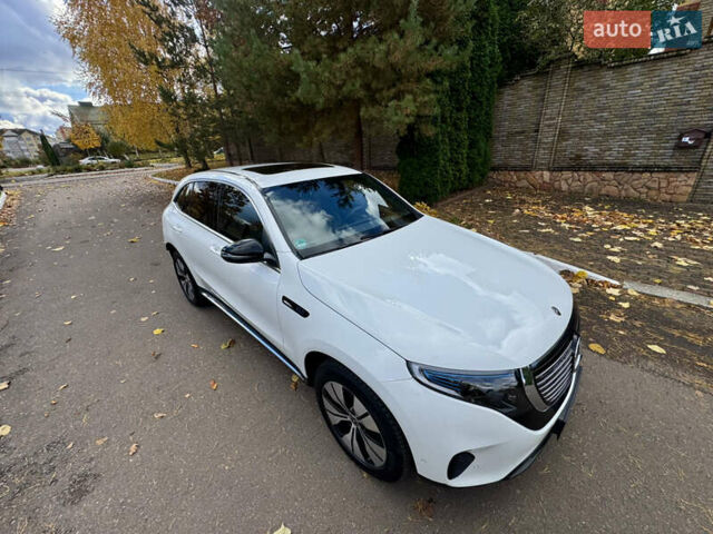 Белый Мерседес EQC, объемом двигателя 0 л и пробегом 70 тыс. км за 34999 $, фото 6 на Automoto.ua