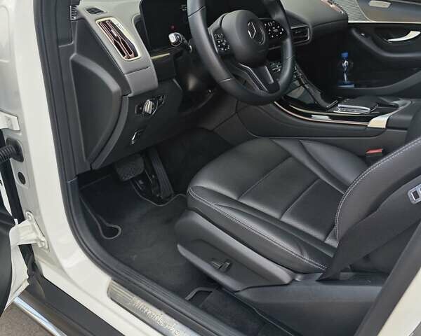 Белый Мерседес EQC, объемом двигателя 0 л и пробегом 61 тыс. км за 39000 $, фото 15 на Automoto.ua