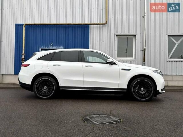 Белый Мерседес EQC, объемом двигателя 0 л и пробегом 11 тыс. км за 44800 $, фото 7 на Automoto.ua