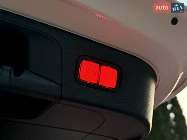 Белый Мерседес EQC, объемом двигателя 0 л и пробегом 11 тыс. км за 44800 $, фото 23 на Automoto.ua