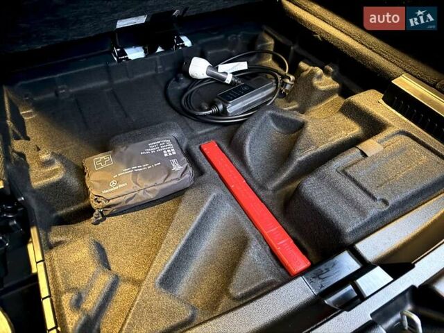 Белый Мерседес EQC, объемом двигателя 0 л и пробегом 11 тыс. км за 44800 $, фото 24 на Automoto.ua