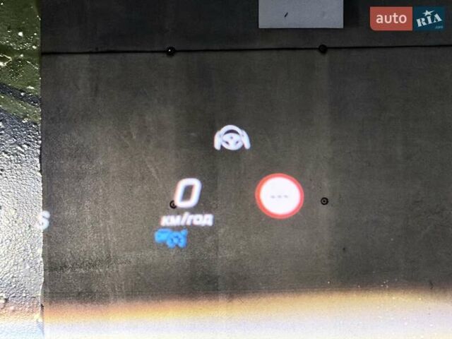 Белый Мерседес EQC, объемом двигателя 0 л и пробегом 11 тыс. км за 44800 $, фото 50 на Automoto.ua