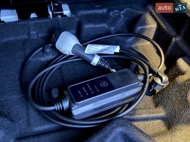 Белый Мерседес EQC, объемом двигателя 0 л и пробегом 11 тыс. км за 44800 $, фото 25 на Automoto.ua