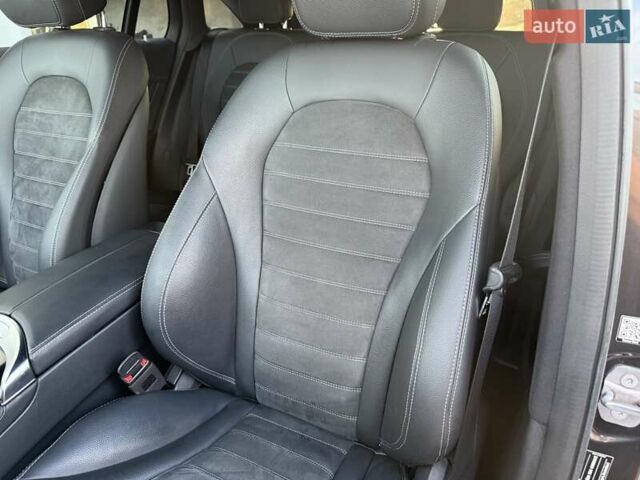 Черный Мерседес EQC, объемом двигателя 0 л и пробегом 155 тыс. км за 33800 $, фото 77 на Automoto.ua