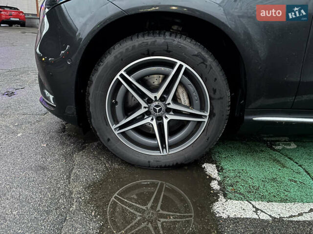 Черный Мерседес EQC, объемом двигателя 0 л и пробегом 137 тыс. км за 34000 $, фото 12 на Automoto.ua