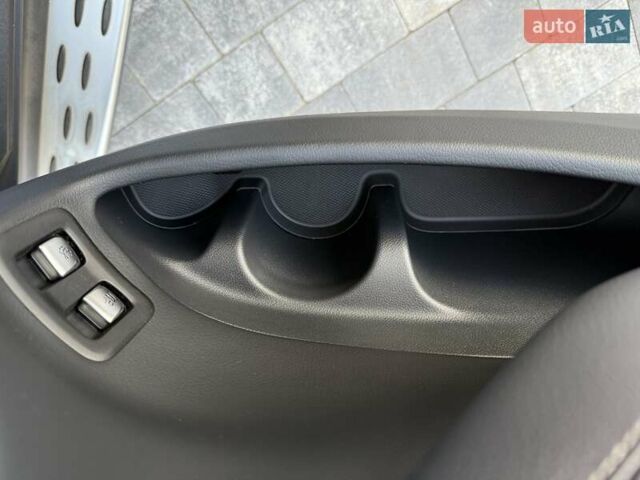 Черный Мерседес EQC, объемом двигателя 0 л и пробегом 155 тыс. км за 33800 $, фото 63 на Automoto.ua