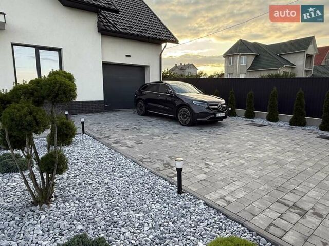 Черный Мерседес EQC, объемом двигателя 0 л и пробегом 155 тыс. км за 33800 $, фото 156 на Automoto.ua