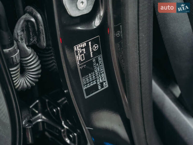 Чорний Мерседес EQC, об'ємом двигуна 0 л та пробігом 164 тис. км за 26405 $, фото 84 на Automoto.ua