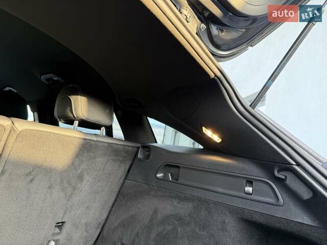 Черный Мерседес EQC, объемом двигателя 0 л и пробегом 155 тыс. км за 33800 $, фото 104 на Automoto.ua