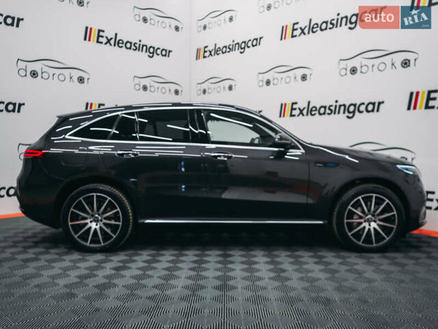 Чорний Мерседес EQC, об'ємом двигуна 0 л та пробігом 164 тис. км за 26405 $, фото 17 на Automoto.ua