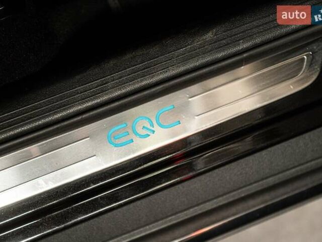 Черный Мерседес EQC, объемом двигателя 0 л и пробегом 53 тыс. км за 38900 $, фото 62 на Automoto.ua