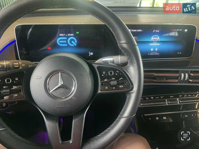 Черный Мерседес EQC, объемом двигателя 0 л и пробегом 150 тыс. км за 27999 $, фото 28 на Automoto.ua