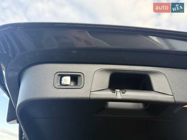 Черный Мерседес EQC, объемом двигателя 0 л и пробегом 155 тыс. км за 33800 $, фото 5 на Automoto.ua