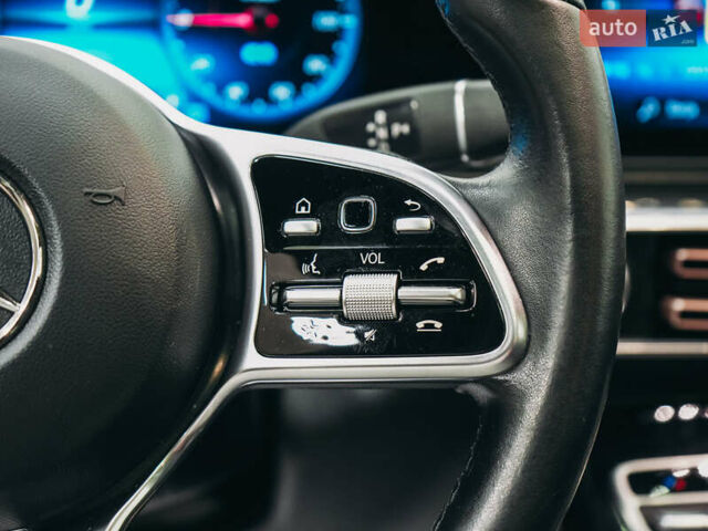 Чорний Мерседес EQC, об'ємом двигуна 0 л та пробігом 164 тис. км за 26405 $, фото 45 на Automoto.ua