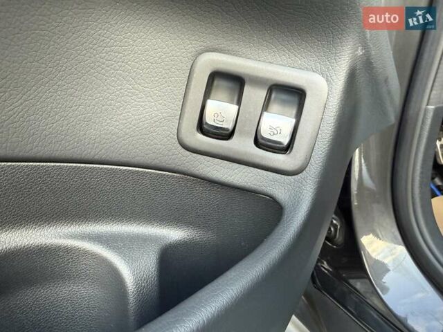 Черный Мерседес EQC, объемом двигателя 0 л и пробегом 155 тыс. км за 33800 $, фото 62 на Automoto.ua