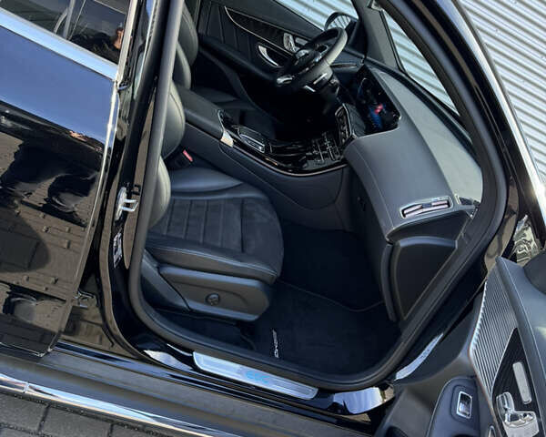 Черный Мерседес EQC, объемом двигателя 0 л и пробегом 75 тыс. км за 36500 $, фото 11 на Automoto.ua