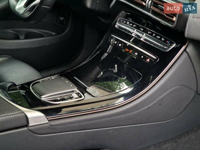 Черный Мерседес EQC, объемом двигателя 0 л и пробегом 60 тыс. км за 39990 $, фото 59 на Automoto.ua