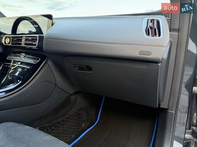 Черный Мерседес EQC, объемом двигателя 0 л и пробегом 155 тыс. км за 33800 $, фото 90 на Automoto.ua