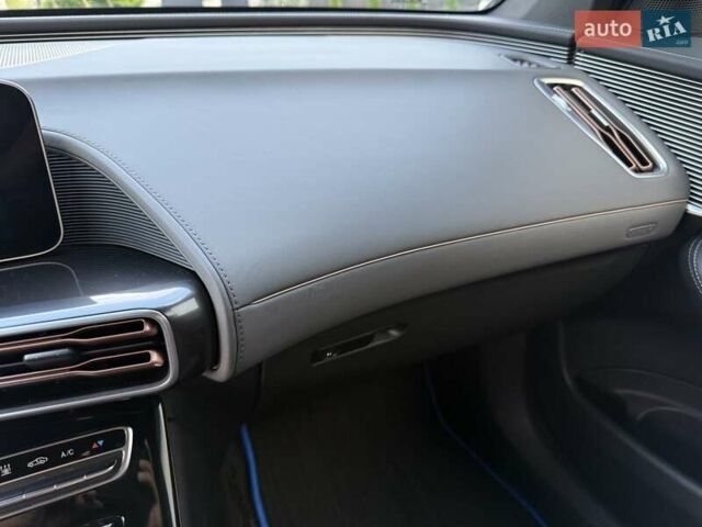 Черный Мерседес EQC, объемом двигателя 0 л и пробегом 155 тыс. км за 33800 $, фото 116 на Automoto.ua