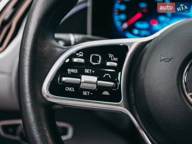 Чорний Мерседес EQC, об'ємом двигуна 0 л та пробігом 164 тис. км за 26405 $, фото 44 на Automoto.ua