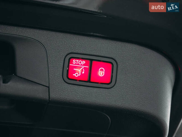 Чорний Мерседес EQC, об'ємом двигуна 0 л та пробігом 164 тис. км за 26405 $, фото 73 на Automoto.ua