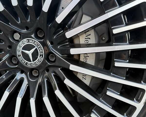 Черный Мерседес EQC, объемом двигателя 0 л и пробегом 155 тыс. км за 33800 $, фото 27 на Automoto.ua