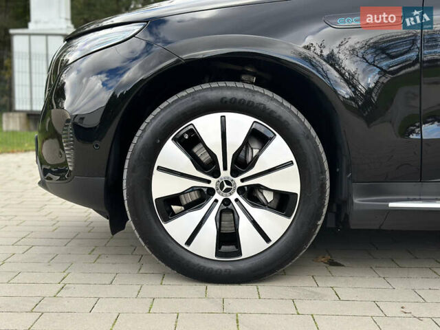 Черный Мерседес EQC, объемом двигателя 0 л и пробегом 65 тыс. км за 38800 $, фото 6 на Automoto.ua