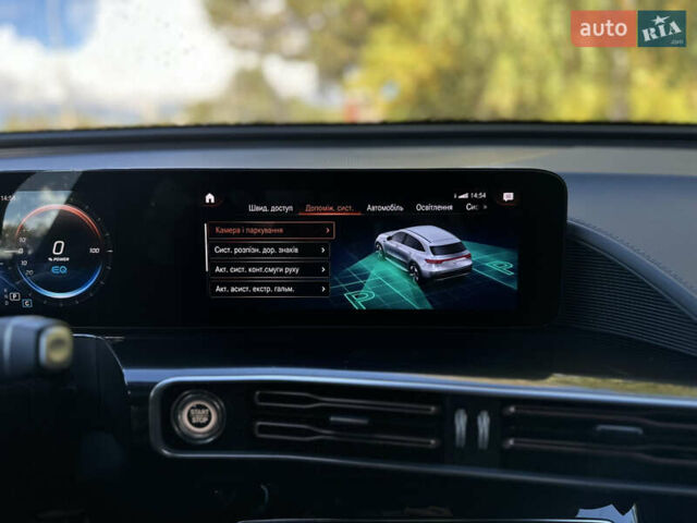 Черный Мерседес EQC, объемом двигателя 0 л и пробегом 65 тыс. км за 38800 $, фото 142 на Automoto.ua