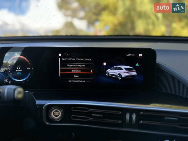 Черный Мерседес EQC, объемом двигателя 0 л и пробегом 65 тыс. км за 38800 $, фото 144 на Automoto.ua