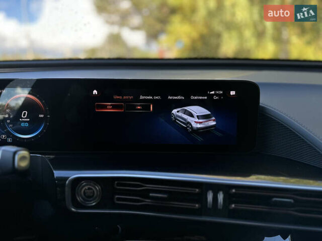 Черный Мерседес EQC, объемом двигателя 0 л и пробегом 65 тыс. км за 38800 $, фото 141 на Automoto.ua