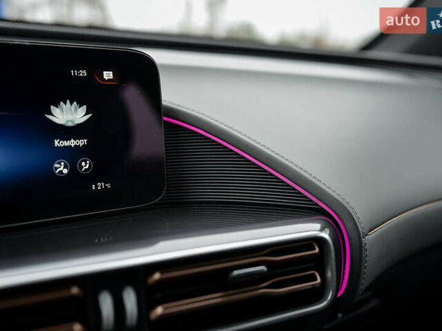 Чорний Мерседес EQC, об'ємом двигуна 0 л та пробігом 75 тис. км за 35500 $, фото 45 на Automoto.ua