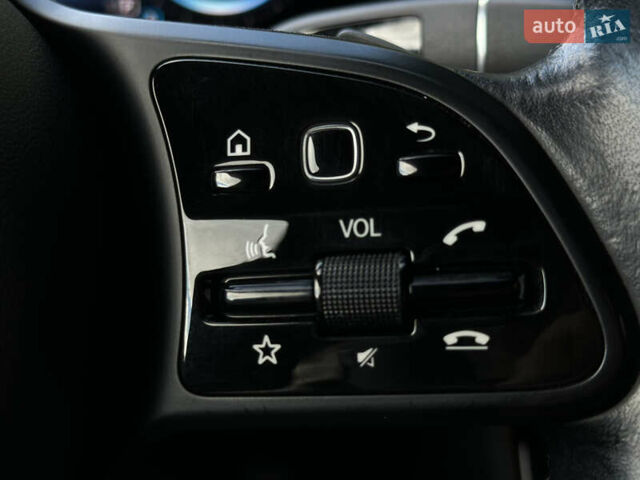 Черный Мерседес EQC, объемом двигателя 0 л и пробегом 65 тыс. км за 38800 $, фото 63 на Automoto.ua