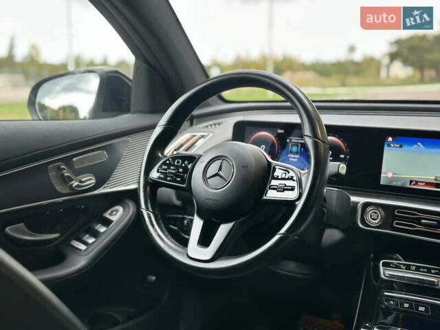 Черный Мерседес EQC, объемом двигателя 0 л и пробегом 65 тыс. км за 38800 $, фото 37 на Automoto.ua