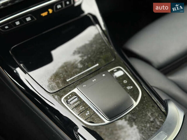 Черный Мерседес EQC, объемом двигателя 0 л и пробегом 65 тыс. км за 38800 $, фото 53 на Automoto.ua
