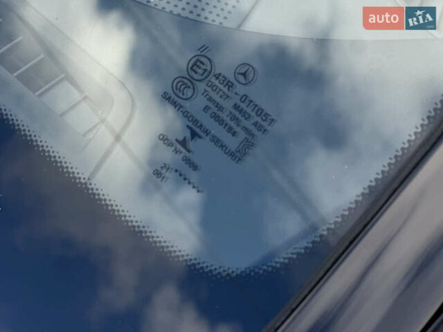 Черный Мерседес EQC, объемом двигателя 0 л и пробегом 65 тыс. км за 38800 $, фото 94 на Automoto.ua