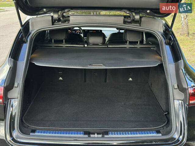 Черный Мерседес EQC, объемом двигателя 0 л и пробегом 65 тыс. км за 38800 $, фото 82 на Automoto.ua