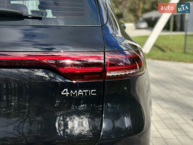 Черный Мерседес EQC, объемом двигателя 0 л и пробегом 65 тыс. км за 38800 $, фото 98 на Automoto.ua