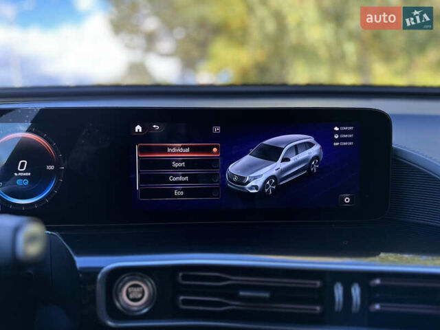 Черный Мерседес EQC, объемом двигателя 0 л и пробегом 65 тыс. км за 38800 $, фото 170 на Automoto.ua