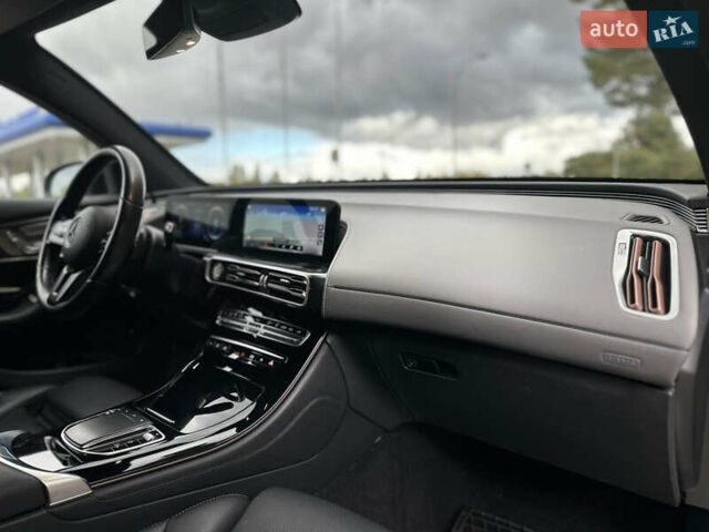 Черный Мерседес EQC, объемом двигателя 0 л и пробегом 65 тыс. км за 38800 $, фото 41 на Automoto.ua