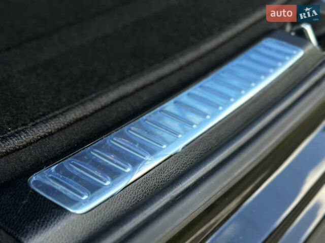 Черный Мерседес EQC, объемом двигателя 0 л и пробегом 65 тыс. км за 38800 $, фото 84 на Automoto.ua