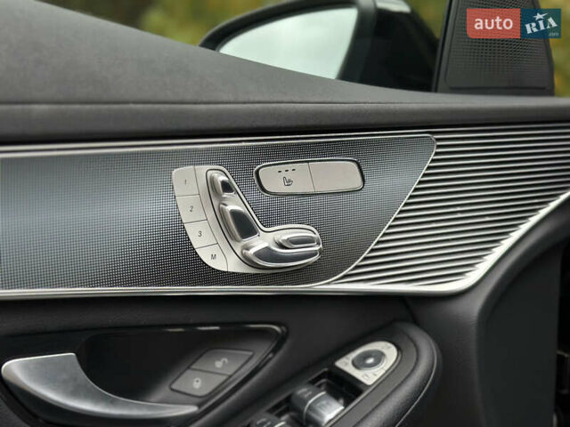 Черный Мерседес EQC, объемом двигателя 0 л и пробегом 65 тыс. км за 38800 $, фото 47 на Automoto.ua