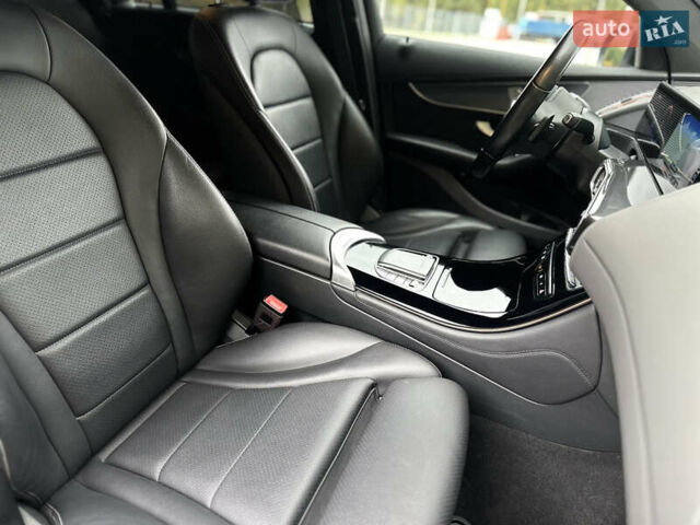 Черный Мерседес EQC, объемом двигателя 0 л и пробегом 65 тыс. км за 38800 $, фото 40 на Automoto.ua