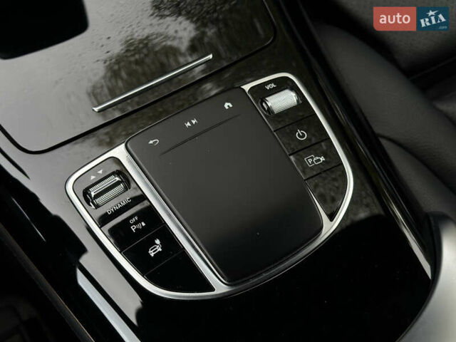 Черный Мерседес EQC, объемом двигателя 0 л и пробегом 65 тыс. км за 38800 $, фото 55 на Automoto.ua