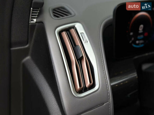 Черный Мерседес EQC, объемом двигателя 0 л и пробегом 65 тыс. км за 38800 $, фото 59 на Automoto.ua