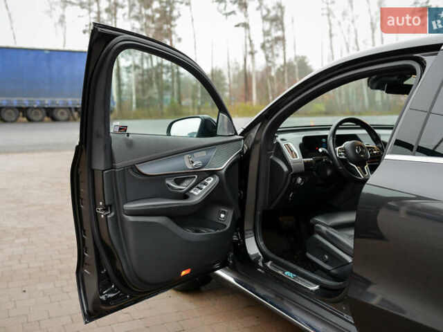 Чорний Мерседес EQC, об'ємом двигуна 0 л та пробігом 75 тис. км за 35500 $, фото 24 на Automoto.ua