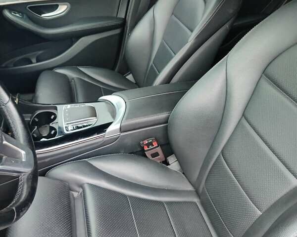 Черный Мерседес EQC, объемом двигателя 0 л и пробегом 170 тыс. км за 28900 $, фото 12 на Automoto.ua