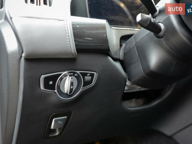 Чорний Мерседес EQC, об'ємом двигуна 0 л та пробігом 75 тис. км за 35500 $, фото 31 на Automoto.ua