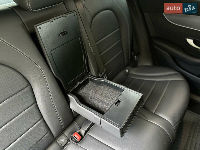 Черный Мерседес EQC, объемом двигателя 0 л и пробегом 65 тыс. км за 38800 $, фото 77 на Automoto.ua