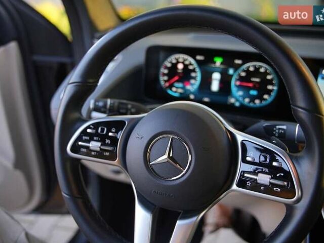 Черный Мерседес EQC, объемом двигателя 0 л и пробегом 78 тыс. км за 33900 $, фото 31 на Automoto.ua